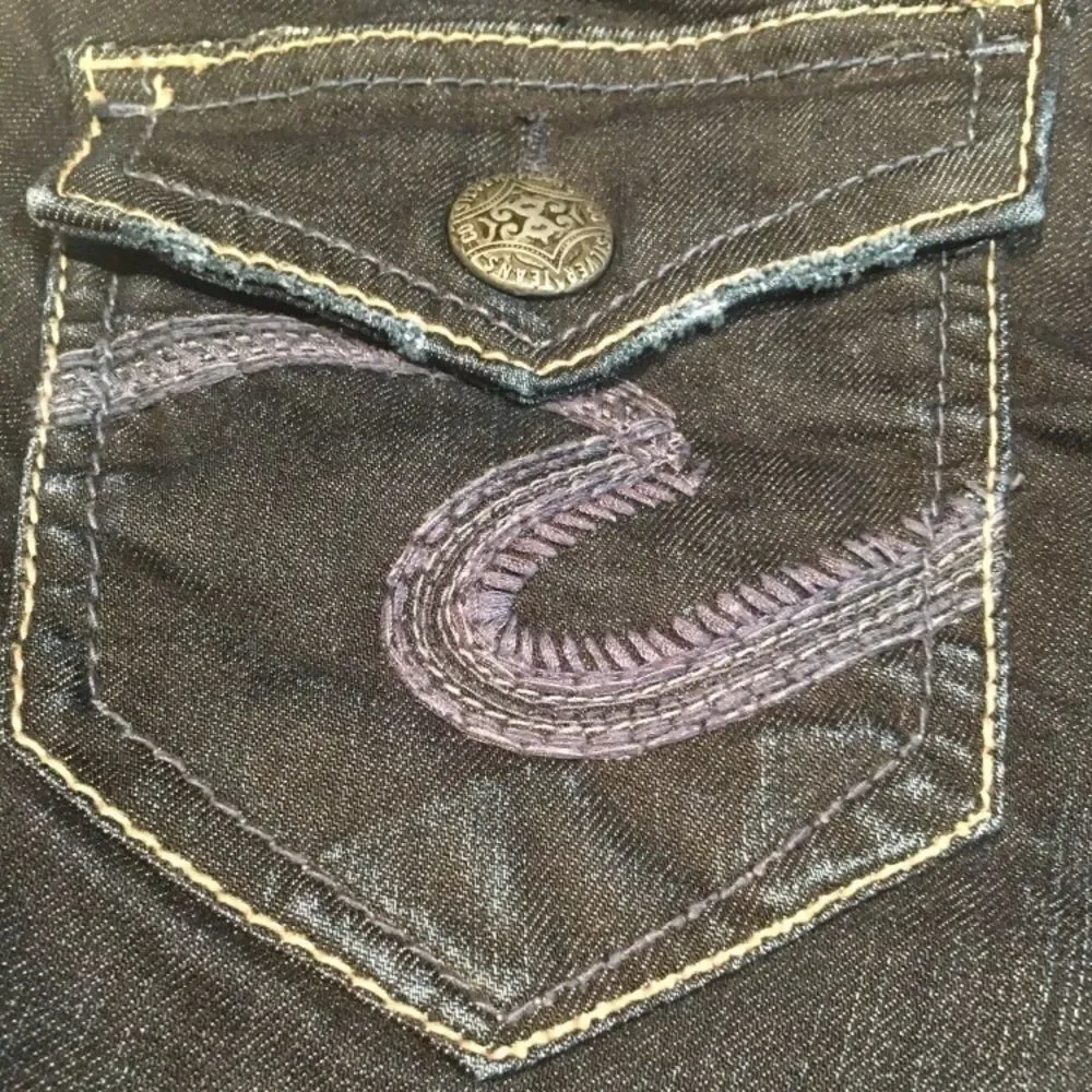 Silver Suki Rose Surplus Long Denim Shorts - Dark Wash - Size 26 (US 2-4)